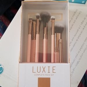 Brand new Luxie Complete Face Brush Set Rose Gold